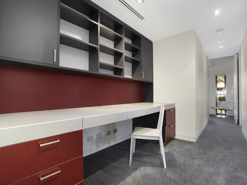 2/79 Marine Parade, Elwood image 7