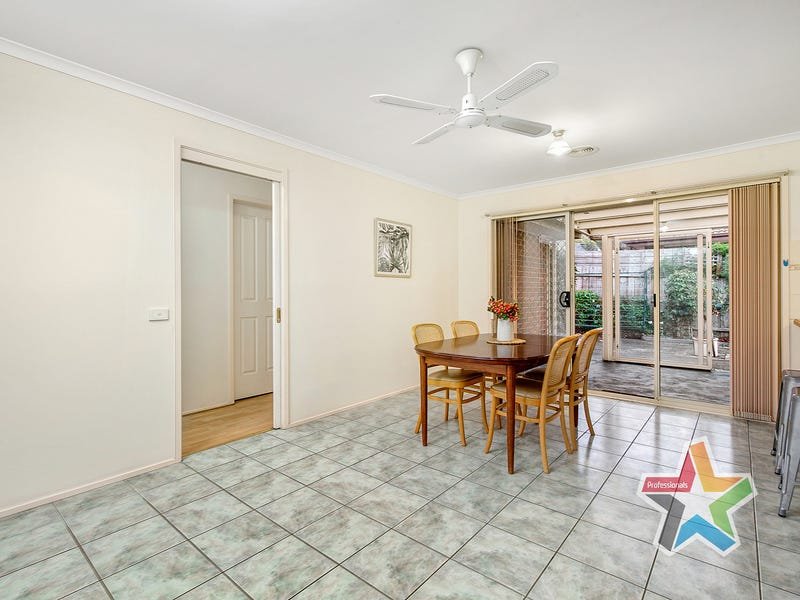 2/79 Mount View Parade, Croydon image 4