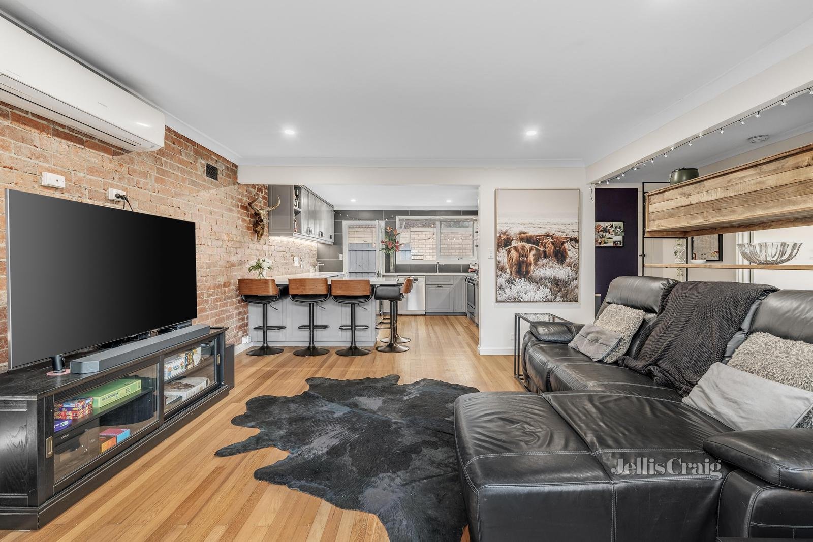 2/79 Surrey Road, Blackburn North image 3