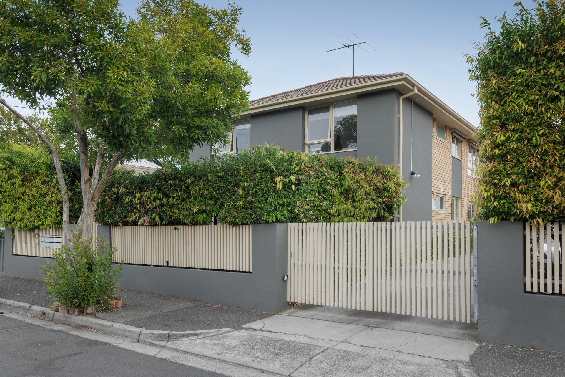 2/79 Yarra Street, Abbotsford image 6