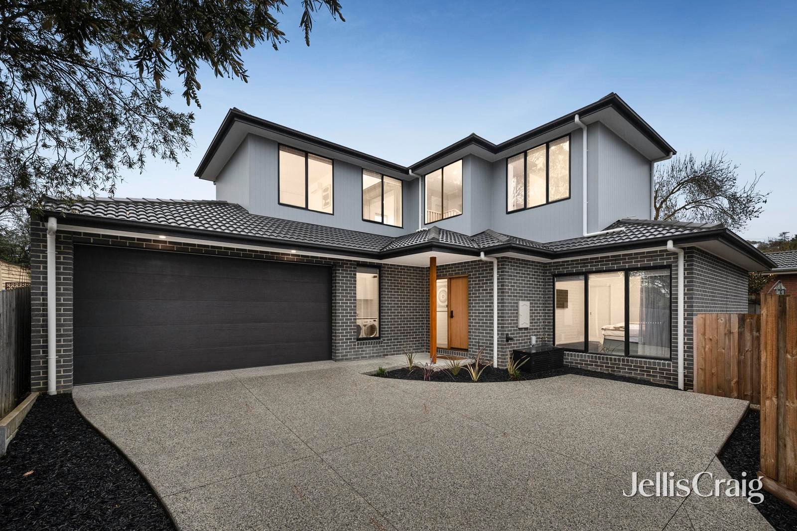 27a Highland Crescent, Mooroolbark image 1