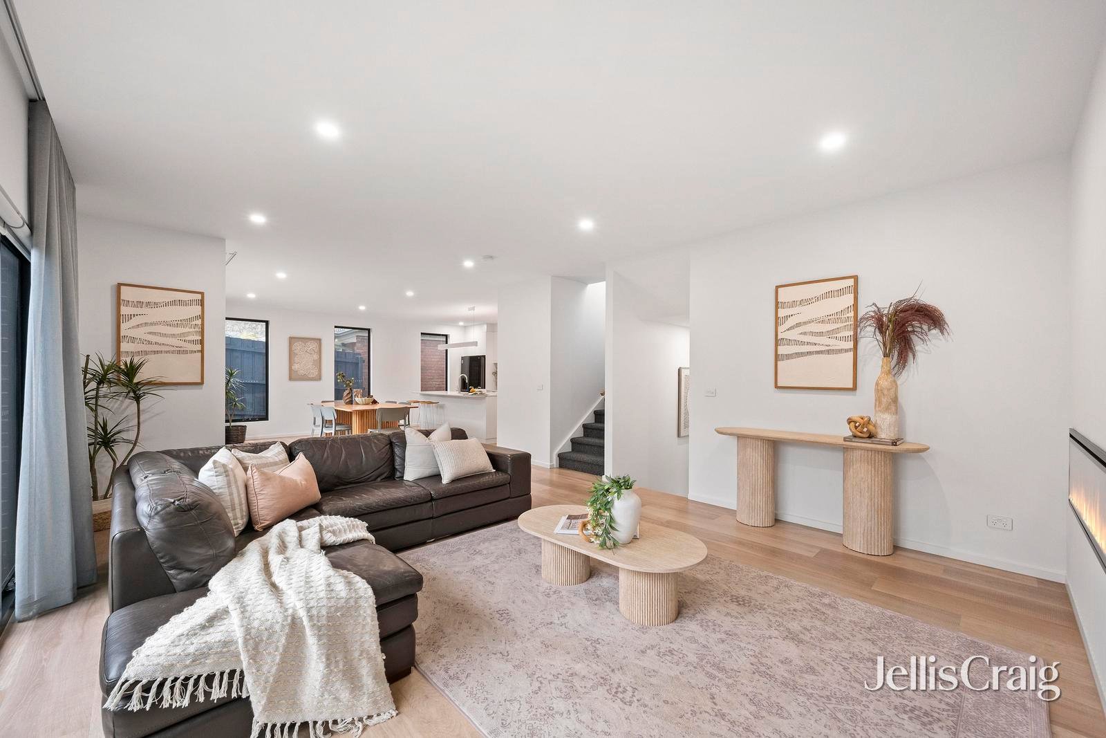 27a Highland Crescent, Mooroolbark image 2