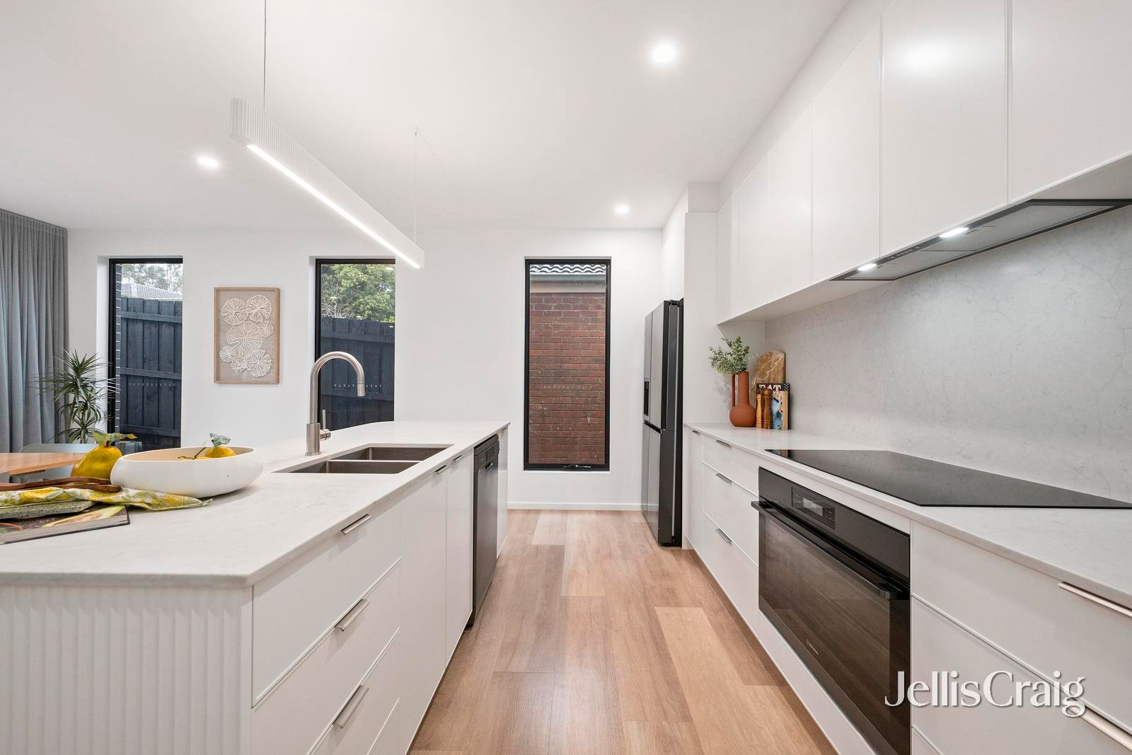 27a Highland Crescent, Mooroolbark image 5