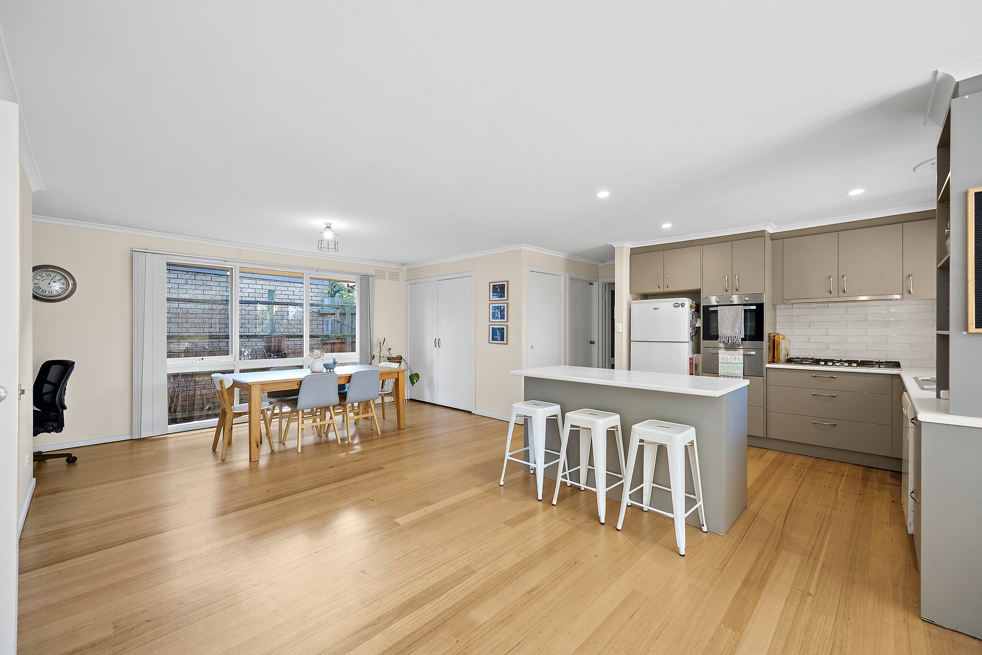 27A Orion Street, Vermont image 2
