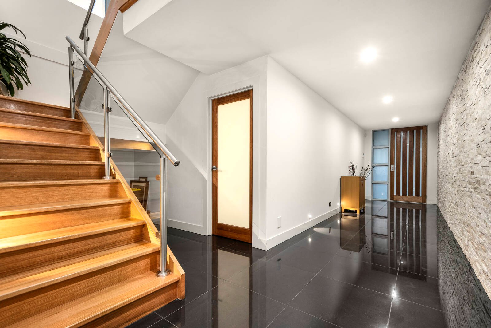 Property Gallery Thumbnail 3