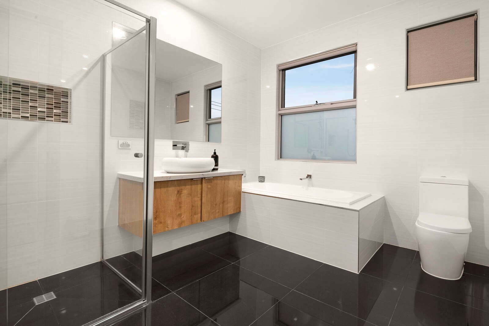 Property Gallery Thumbnail 8