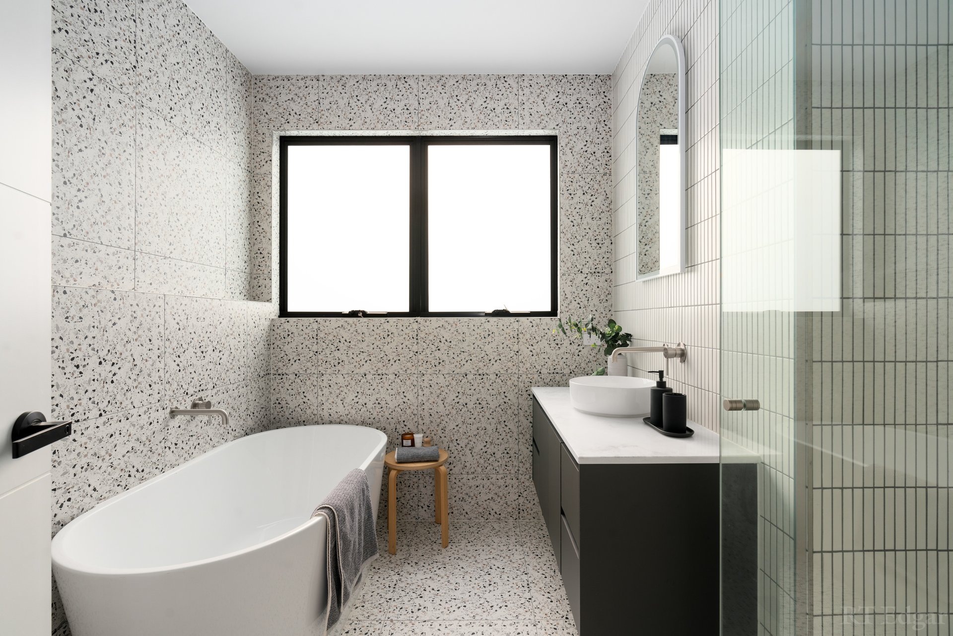 Property Gallery Thumbnail 11