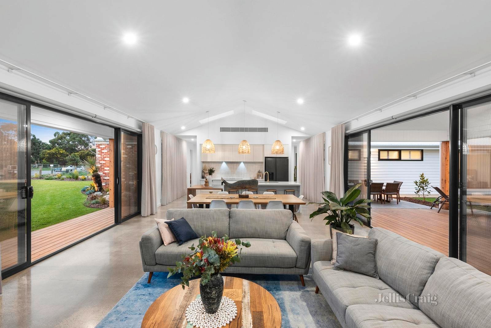 28-29 Alfred Court, Ocean Grove image 2