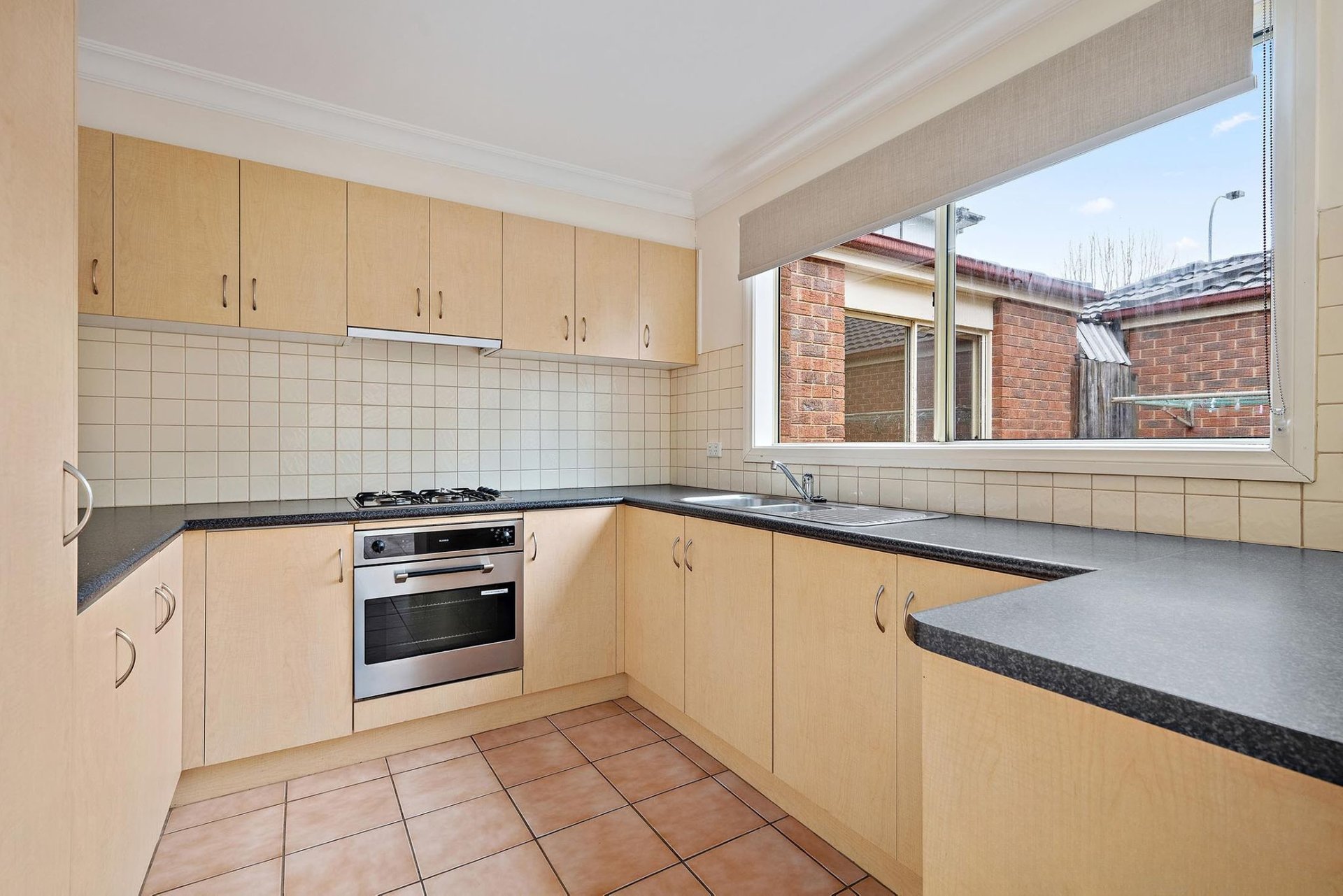 2/8 Alfrick Road, Croydon image 4