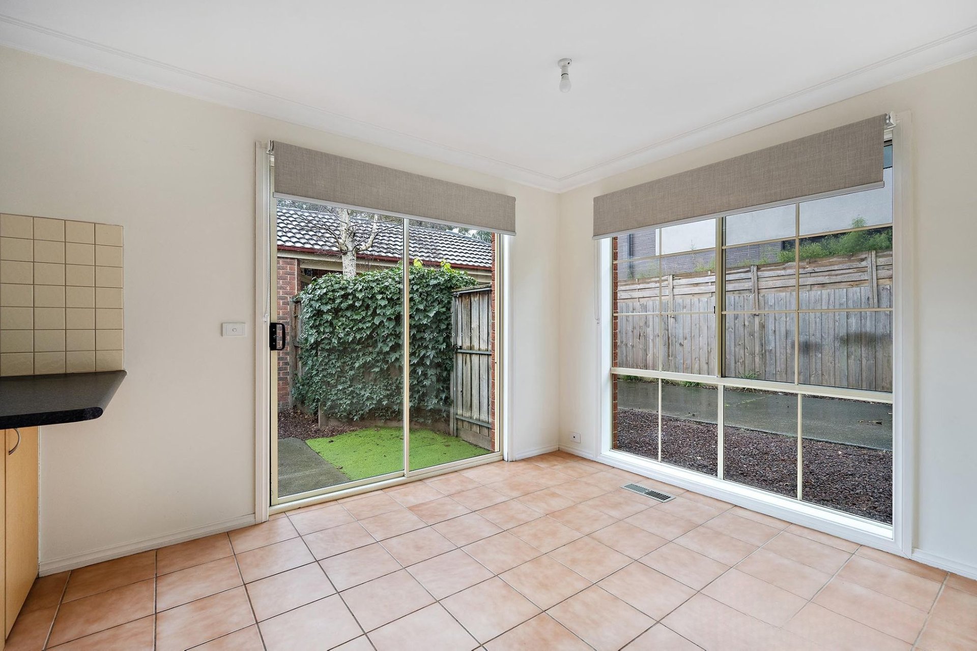 2/8 Alfrick Road, Croydon image 7