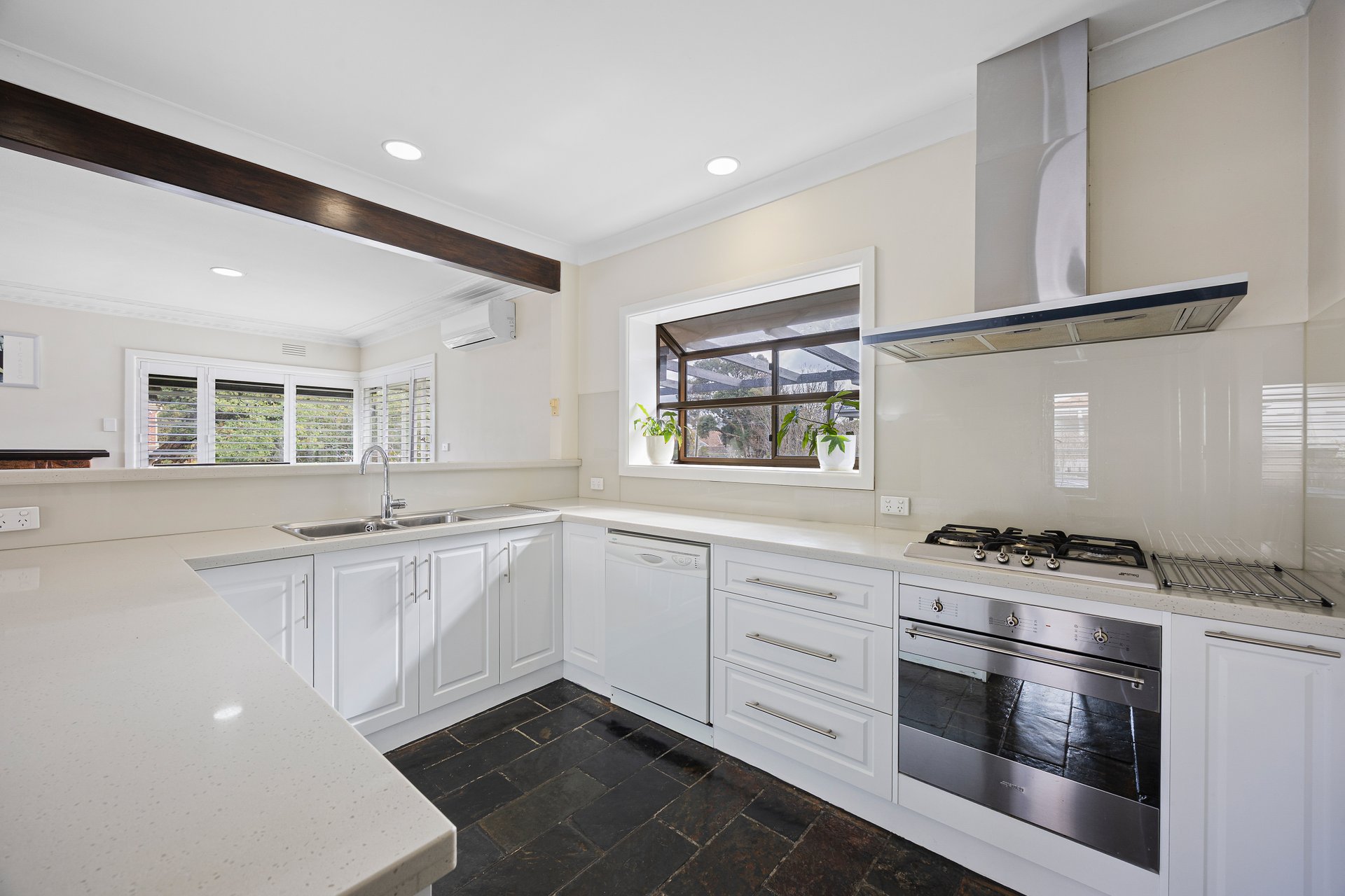 28 Alma Street, Malvern East image 8