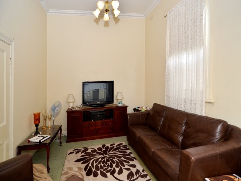 28 Anderson Street, East Geelong image 4