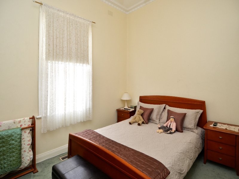 28 Anderson Street, East Geelong image 6