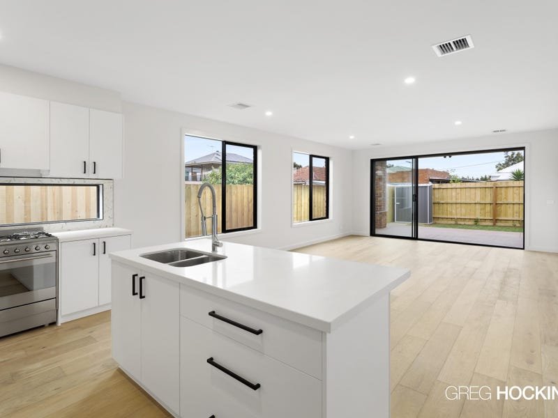 2/8 Angliss Street, Yarraville image 3