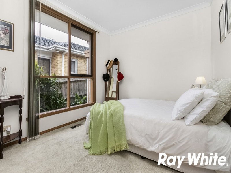 2/8 Angus Drive, Glen Waverley image 7