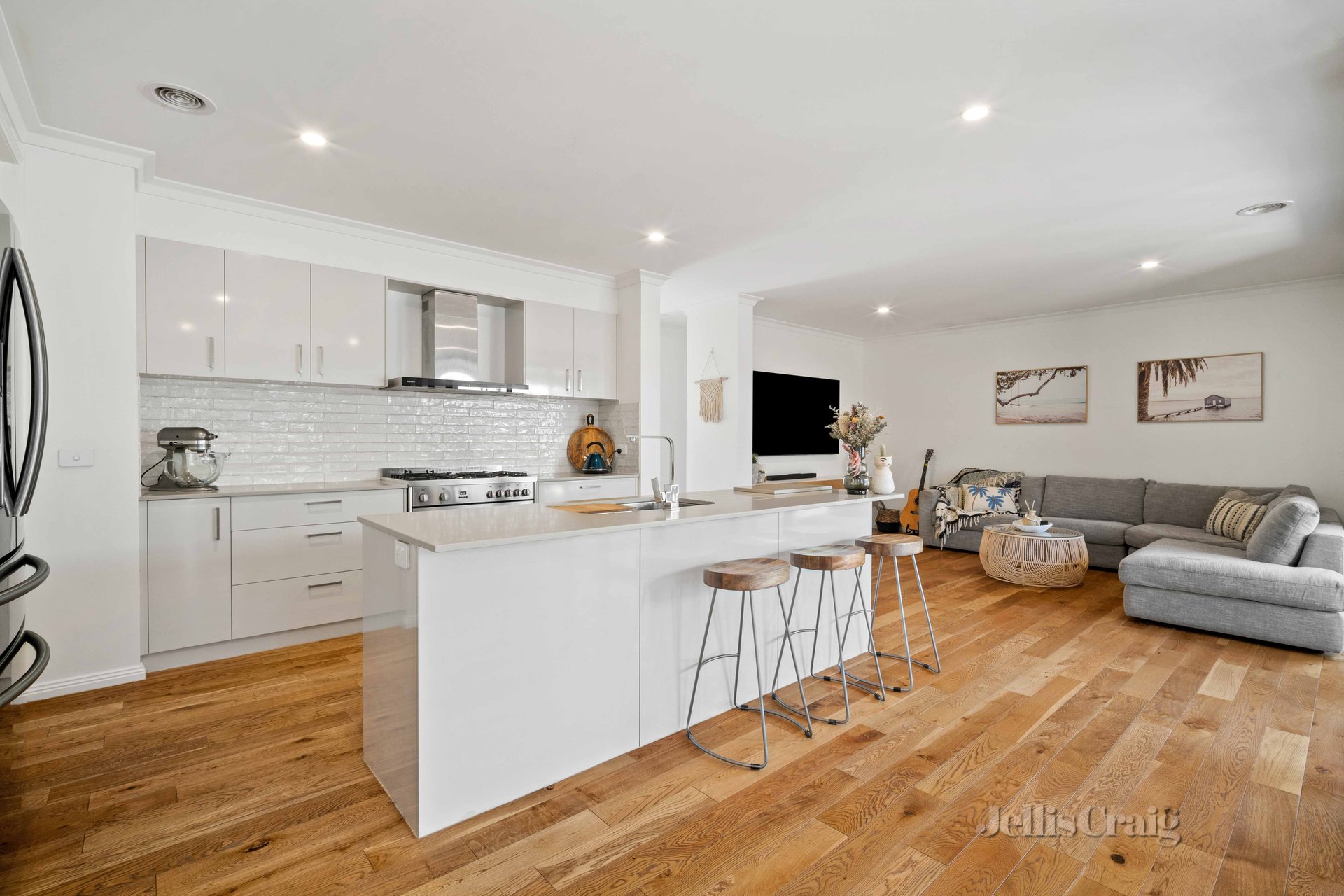 28 Apple Orchard Drive, Brown Hill image 2