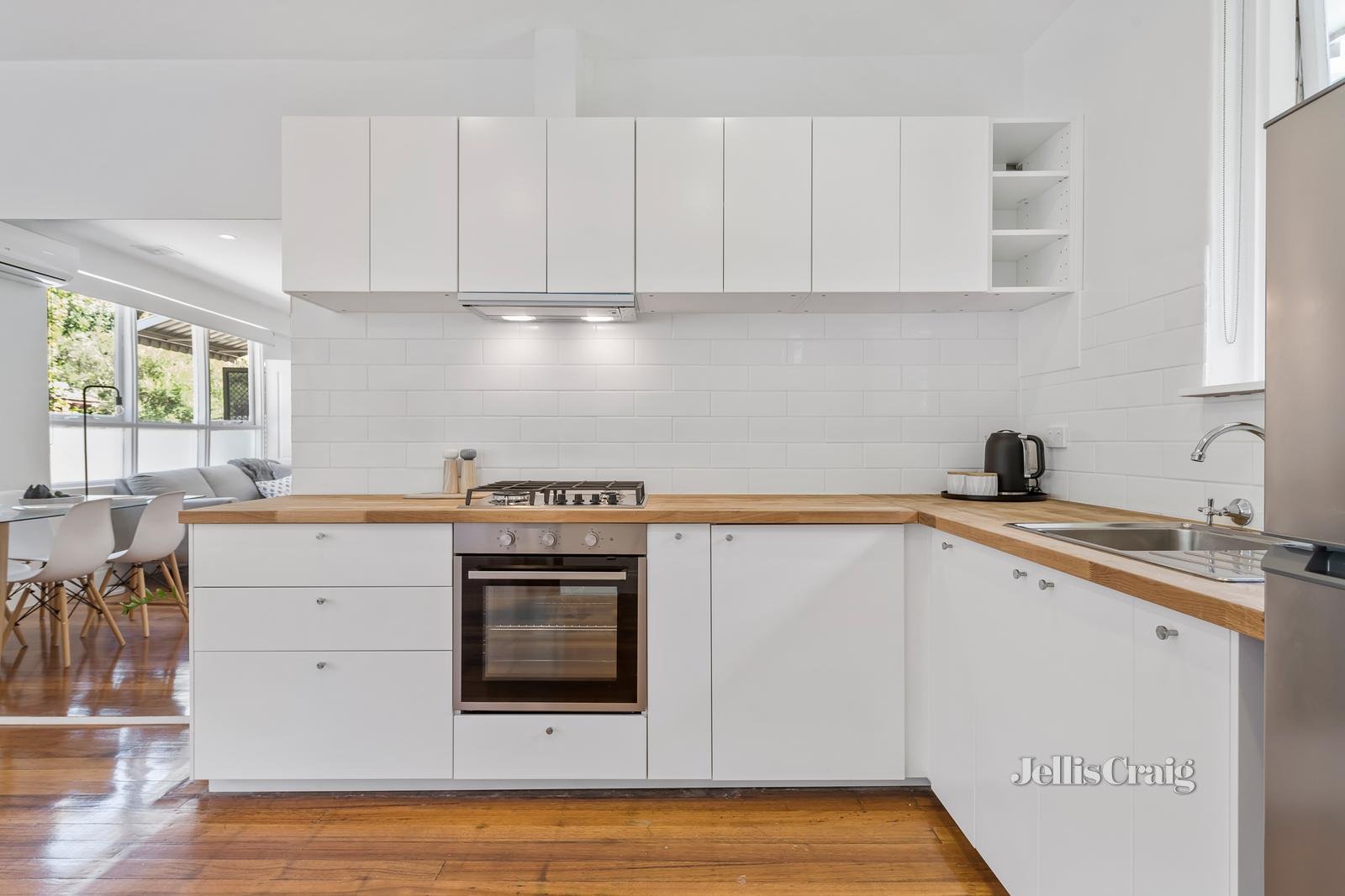 2/8 Arthur Street, Aberfeldie image 5