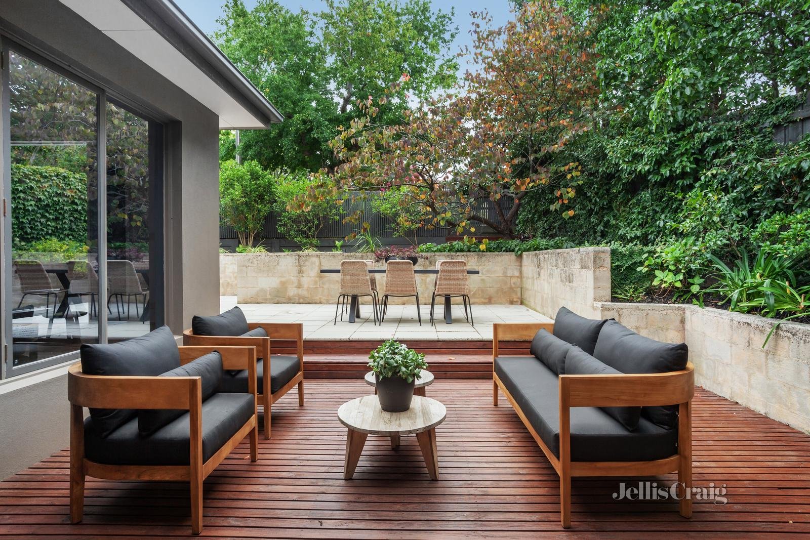 28 Arundel Crescent, Surrey Hills image 2