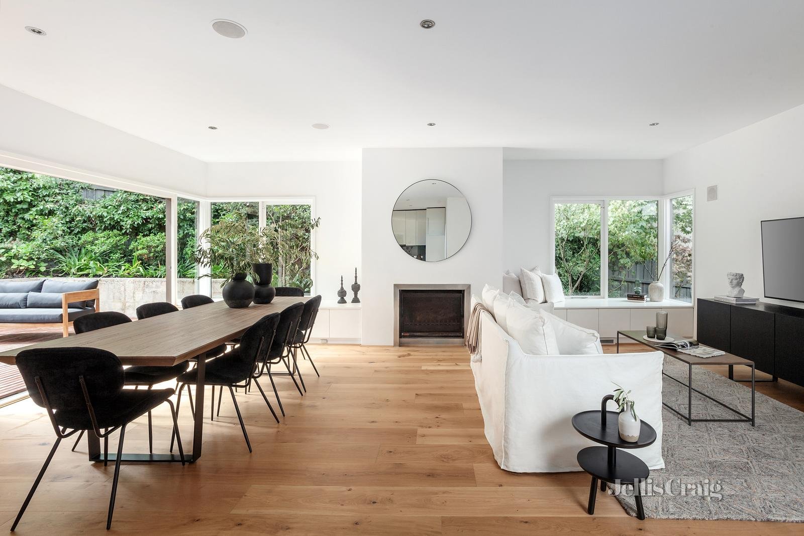 28 Arundel Crescent, Surrey Hills image 3