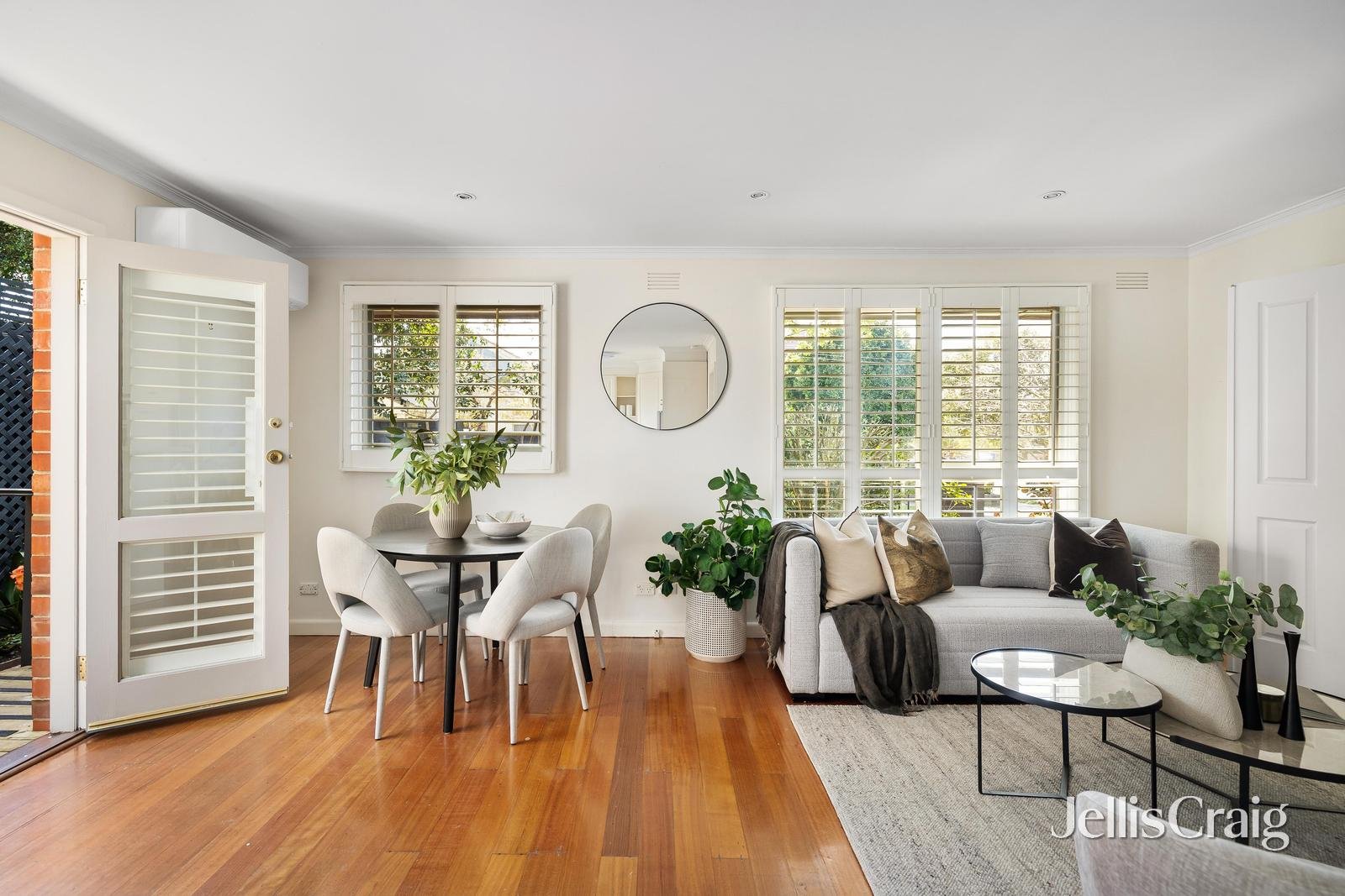 28 Ashley Grove, Malvern image 2