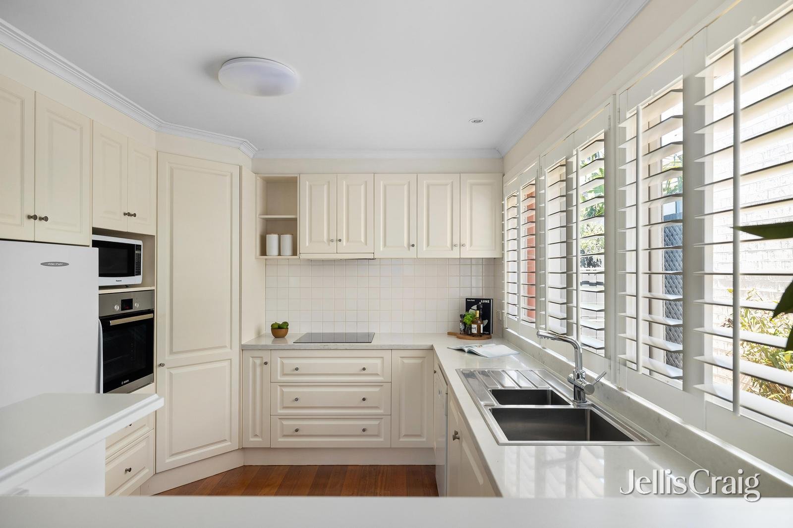 28 Ashley Grove, Malvern image 3
