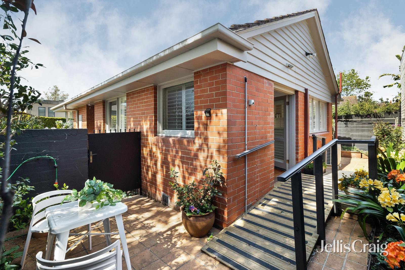 28 Ashley Grove, Malvern image 8