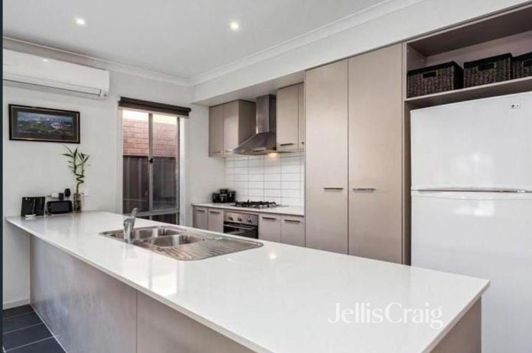 28 Atkinson Close, Point Cook image 2