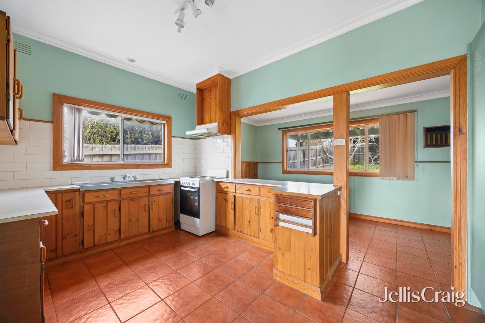 28 Bailey Street, Belmont image 2