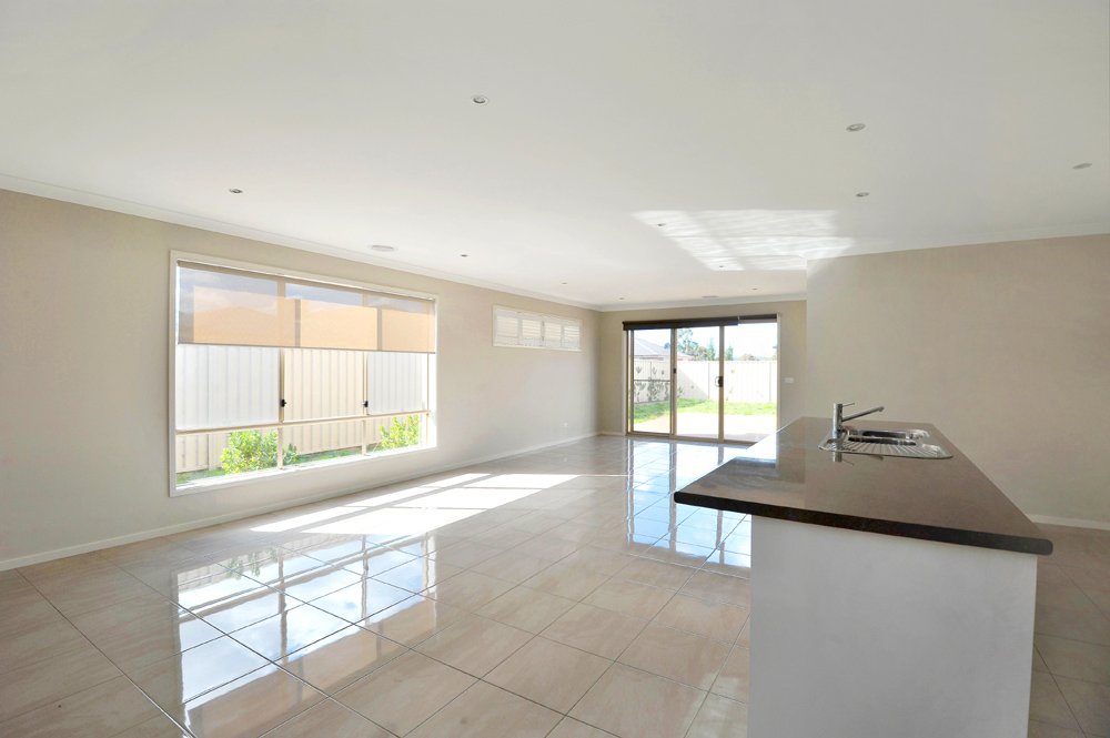 28 Barley Sheaf Drive, Miners Rest image 2