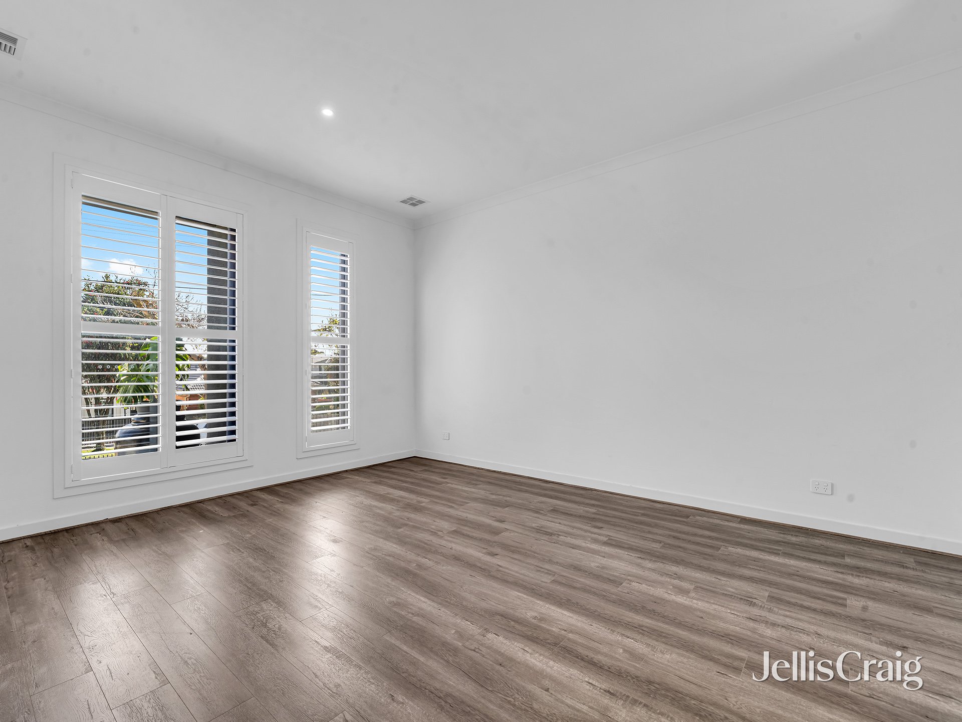 28 Bellevue Avenue, Burwood&nbsp;East image 3