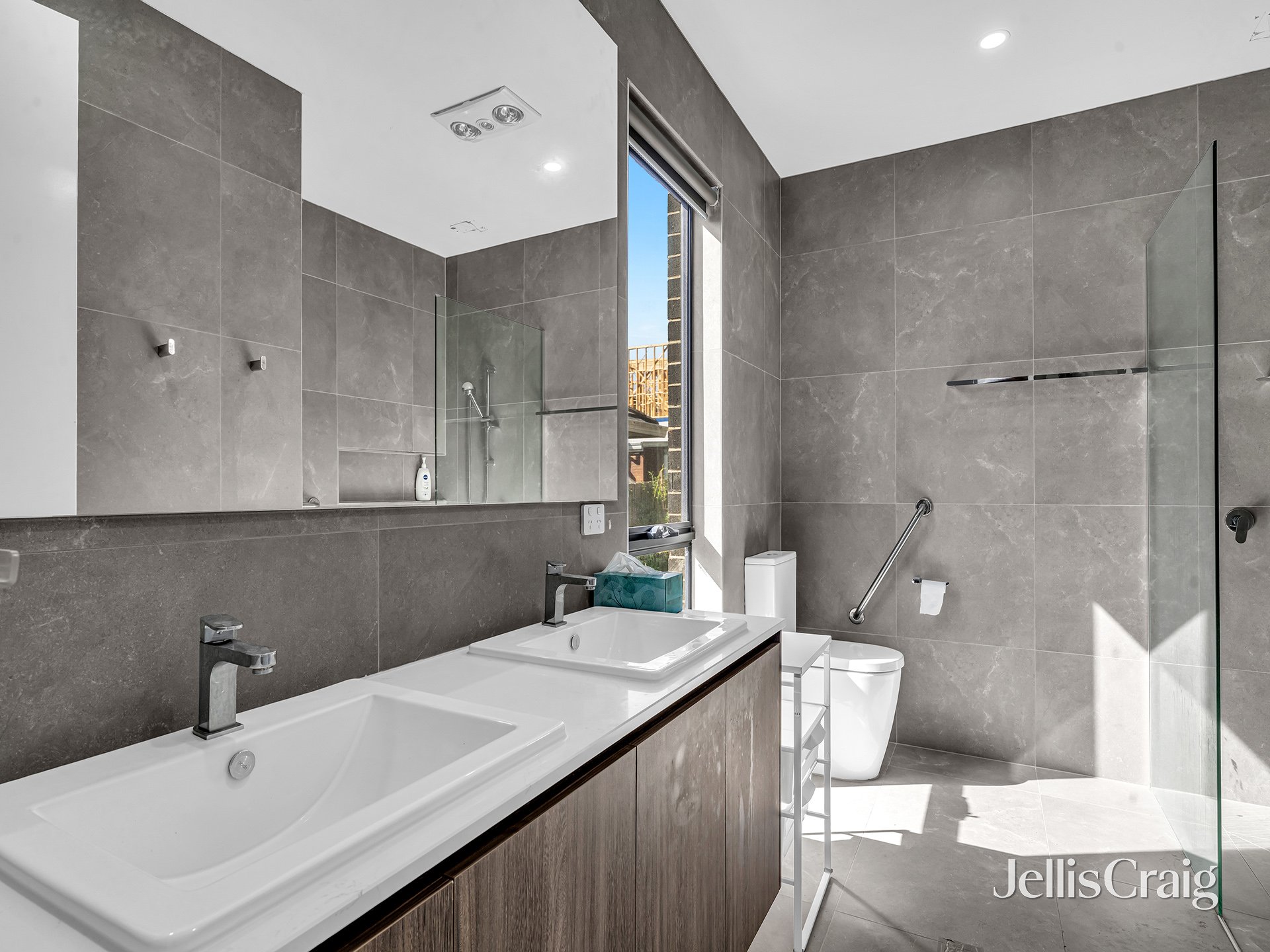28 Bellevue Avenue, Burwood&nbsp;East image 4