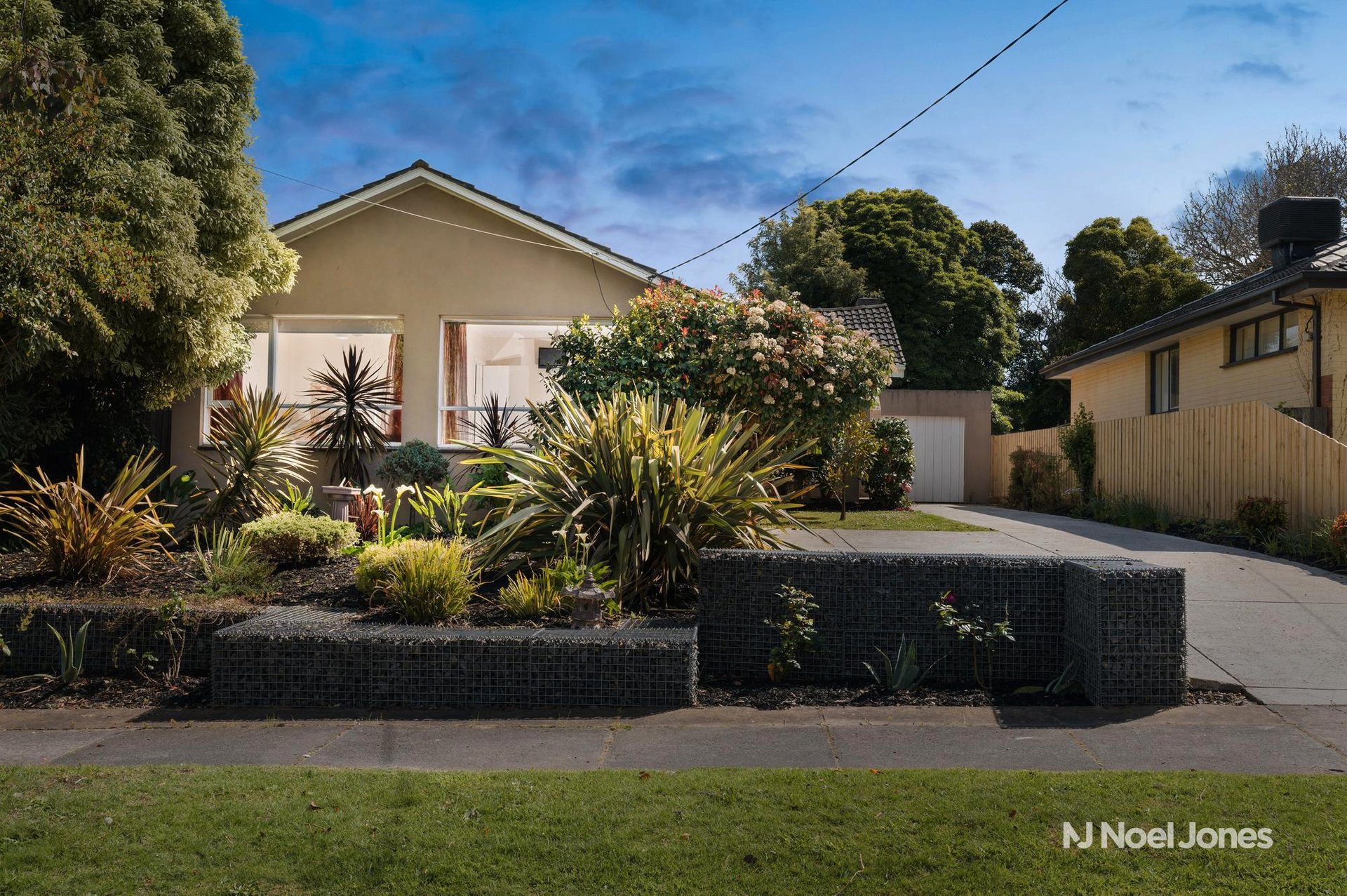 28 Bond Avenue, BLACKBURN SOUTH VIC 3130 Noel Jones