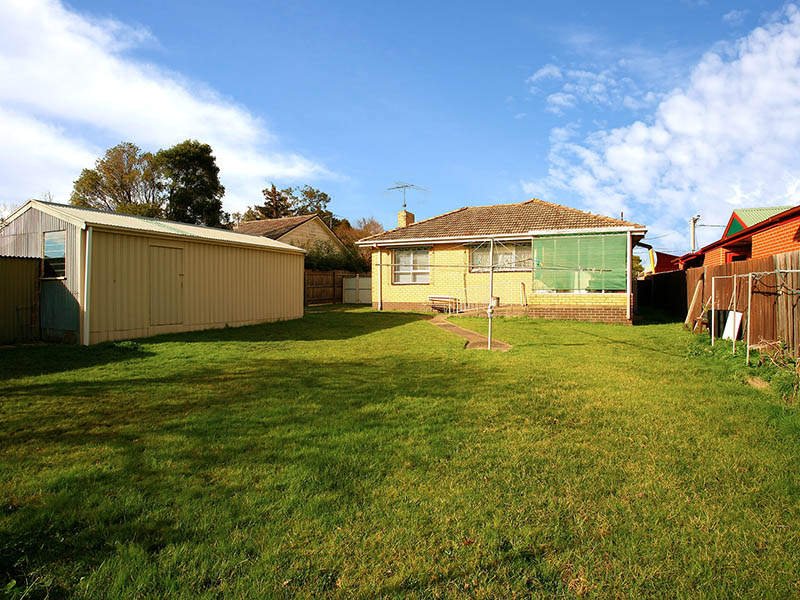 28 Bond Street, Ringwood image 3