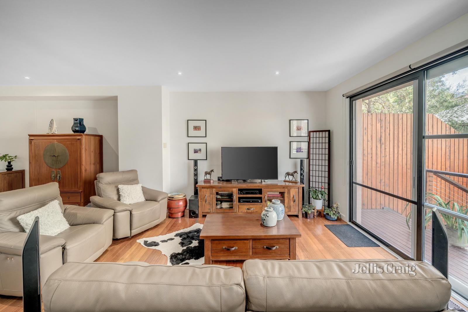 2/8 Brassey Avenue, Rosanna image 3