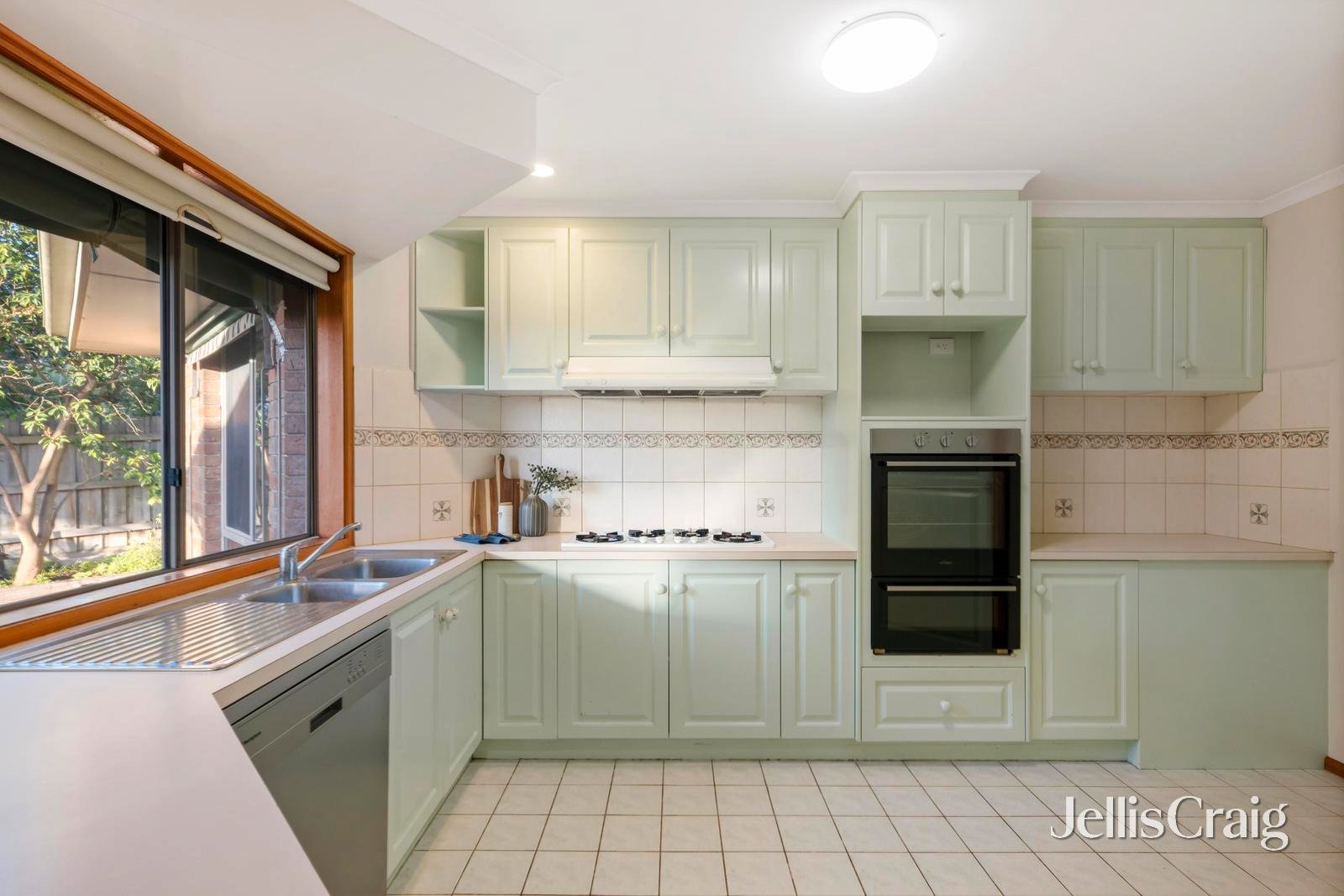 28 Bridges Avenue, Mooroolbark image 4