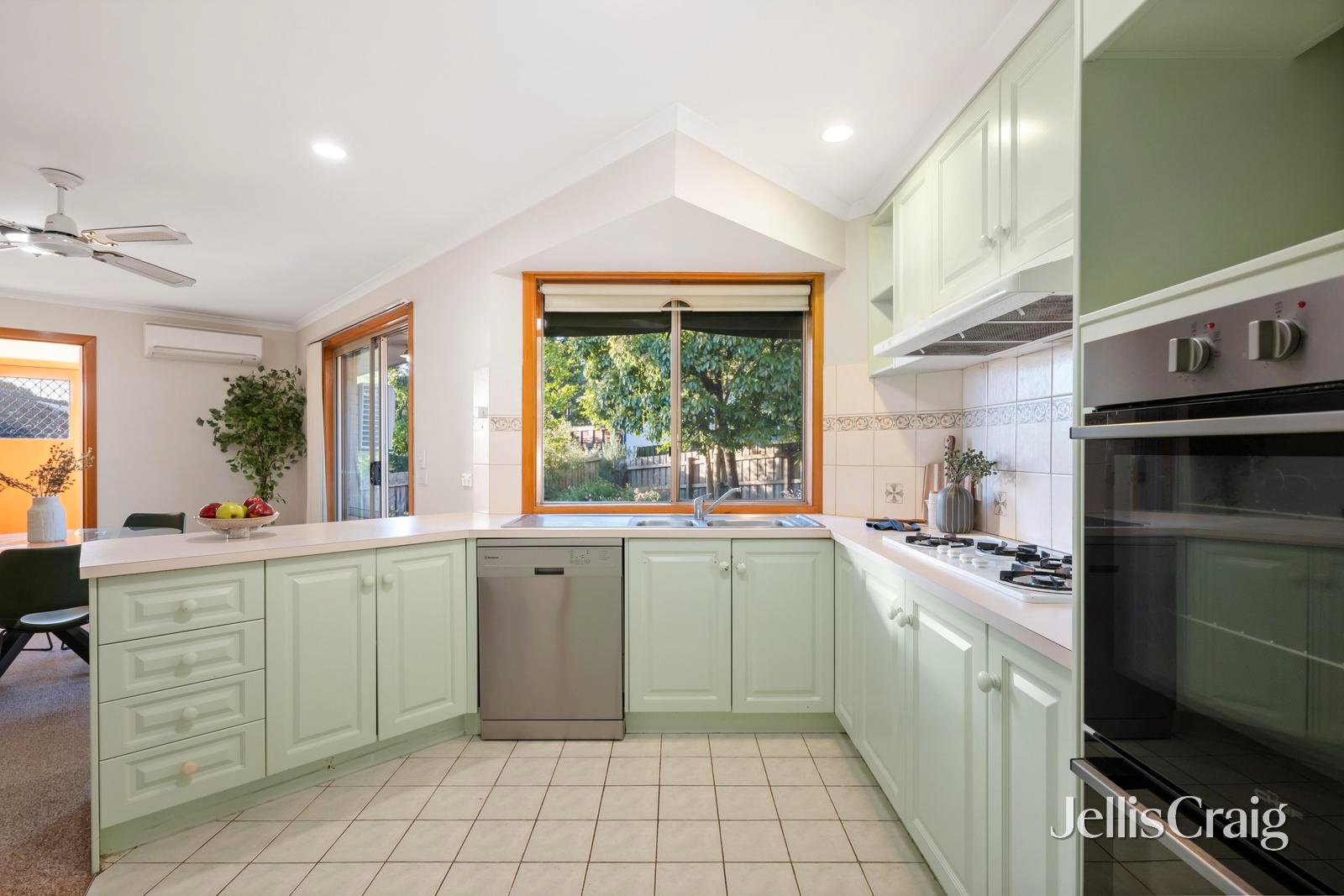 28 Bridges Avenue, Mooroolbark image 5