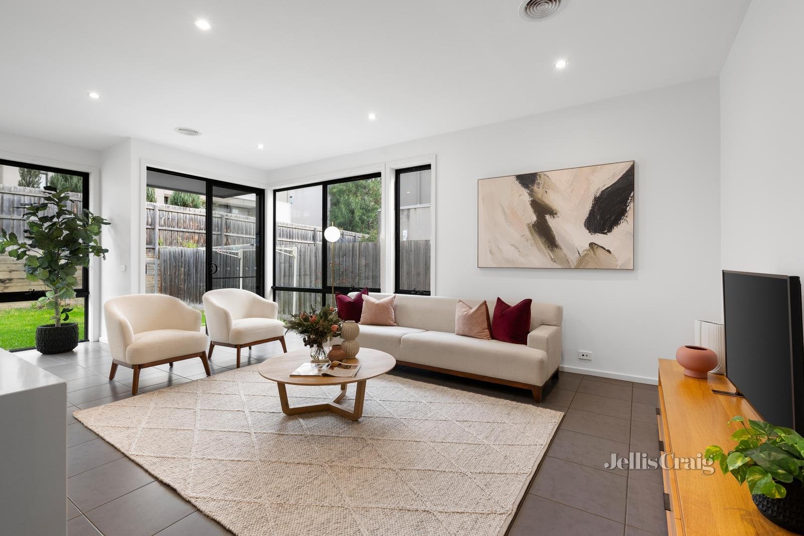 28 Burn Nar Look Drive, Burwood image 2