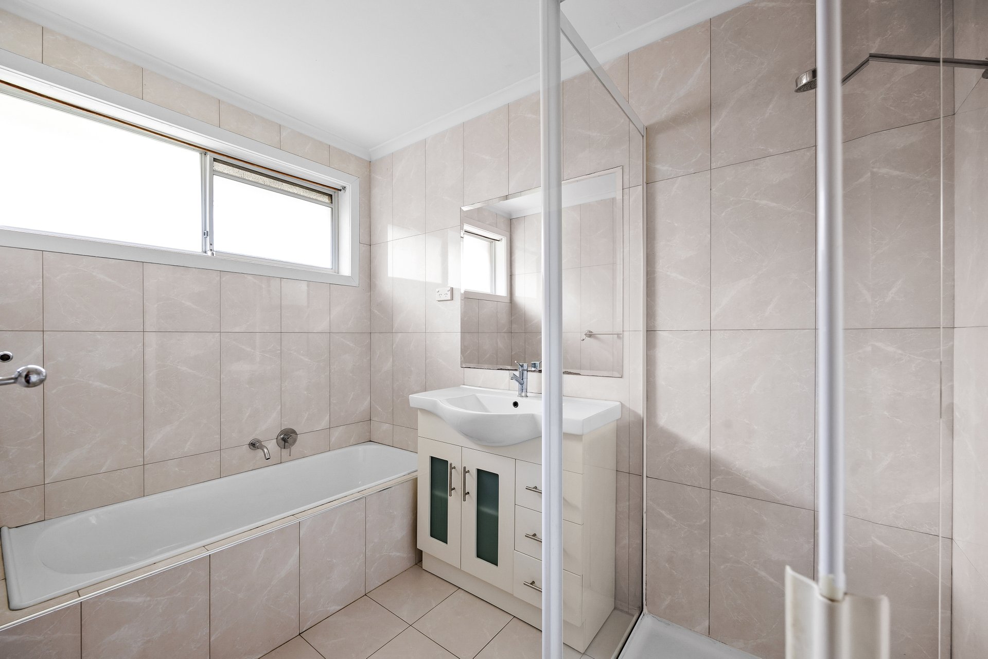 Property Gallery Thumbnail 9