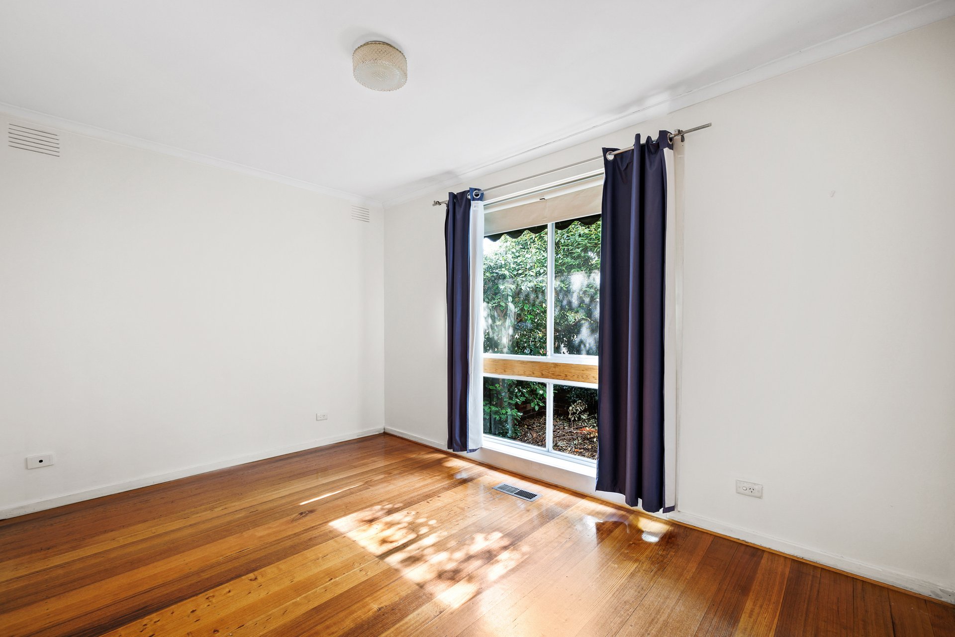 Property Gallery Thumbnail 7