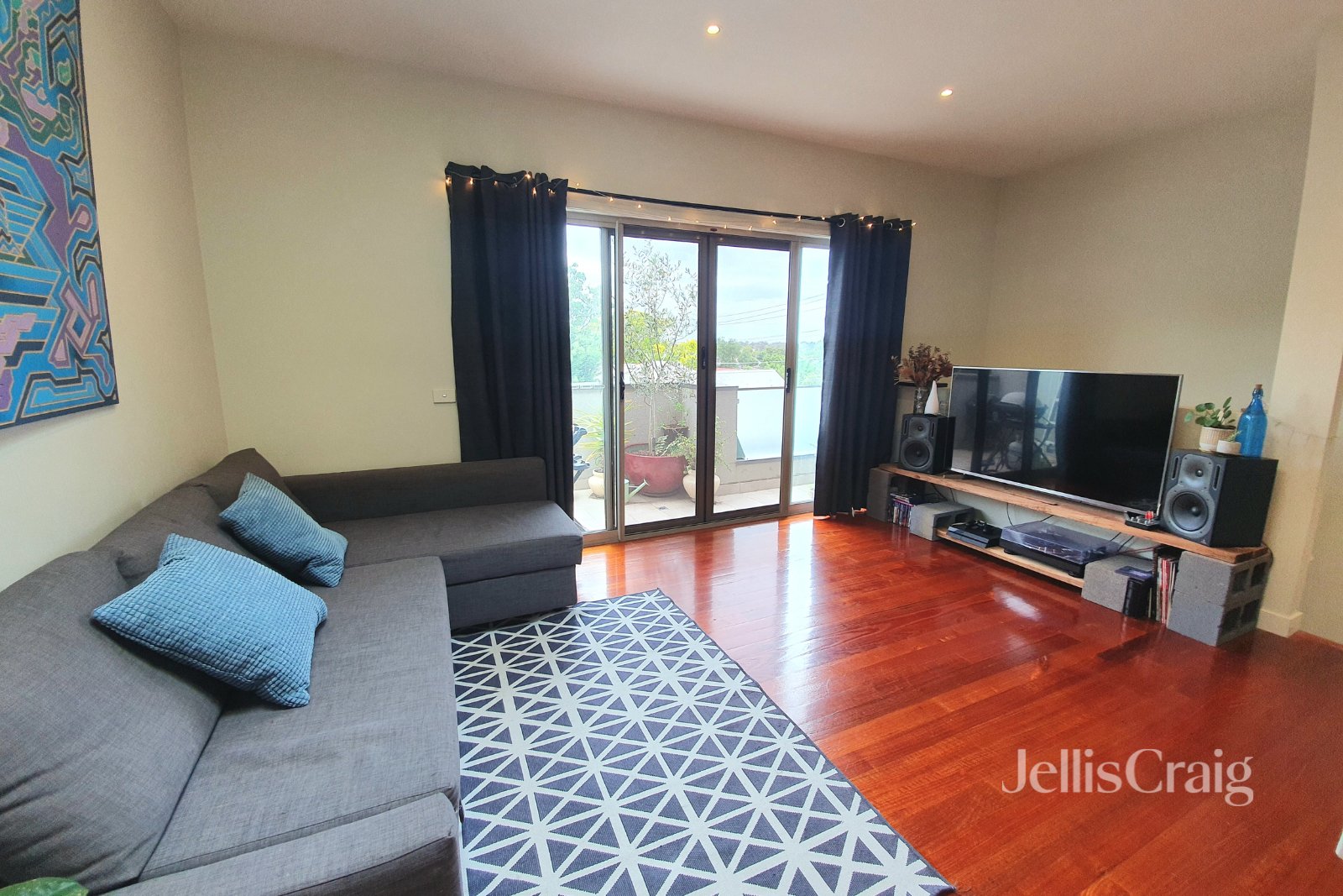 2/8 Chaleyer Street, Reservoir image 2