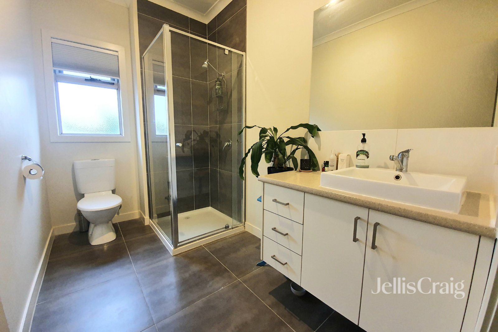 2/8 Chaleyer Street, Reservoir image 7