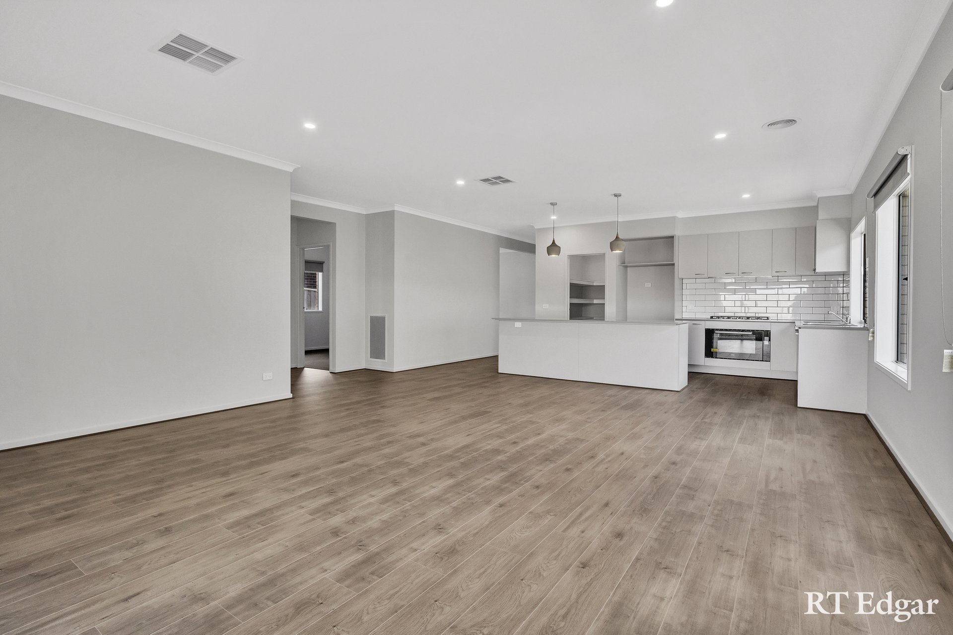 Property Gallery Thumbnail 6