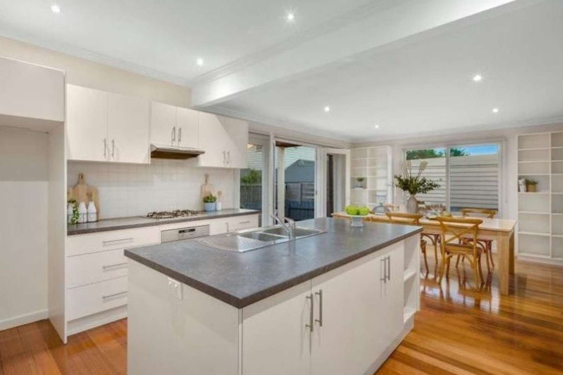 28 Clanbrae Avenue, Burwood image 4