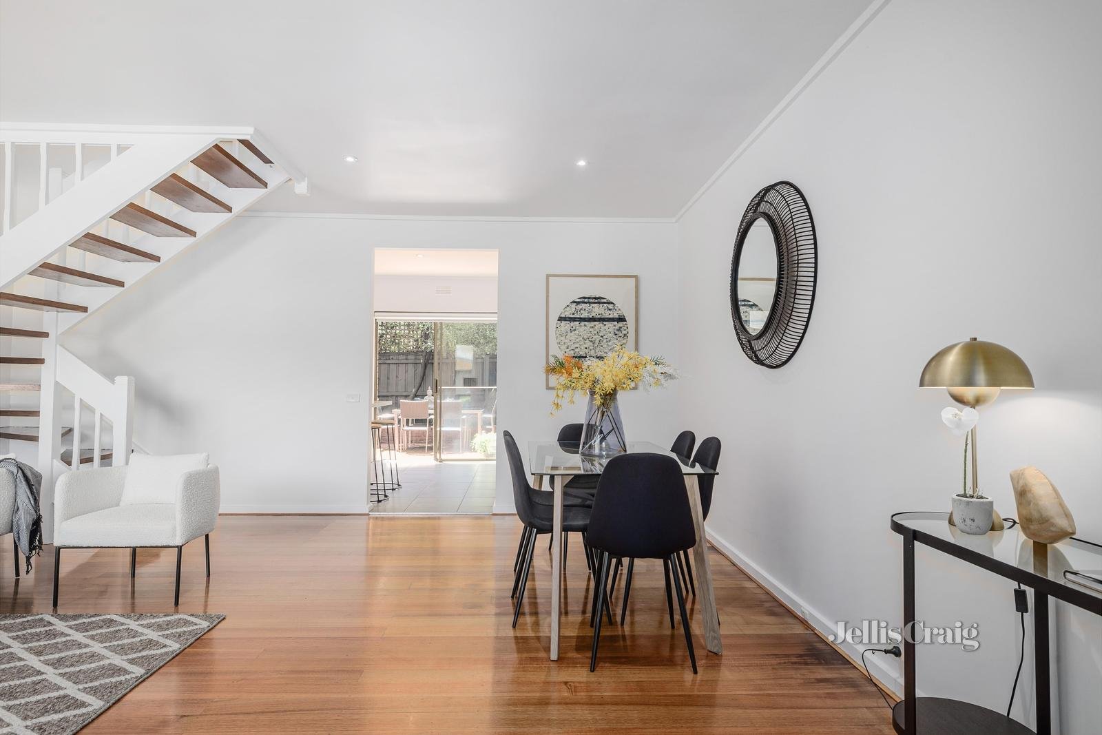 2/8 Clarkson Avenue, Brighton image 3