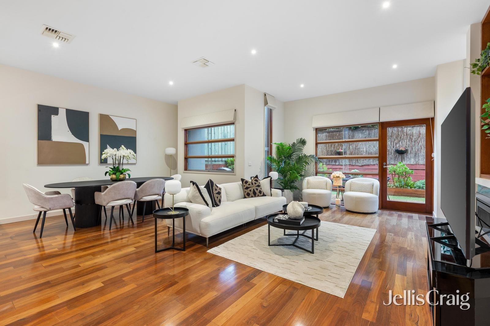2/8 Clifton Road, Hawthorn East image 1