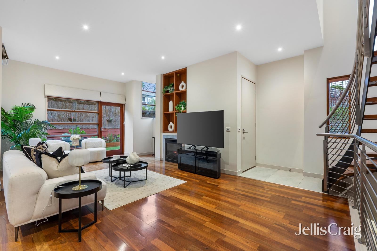 2/8 Clifton Road, Hawthorn East image 3