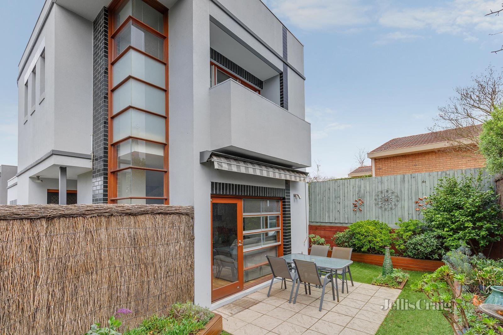 2/8 Clifton Road, Hawthorn East image 1