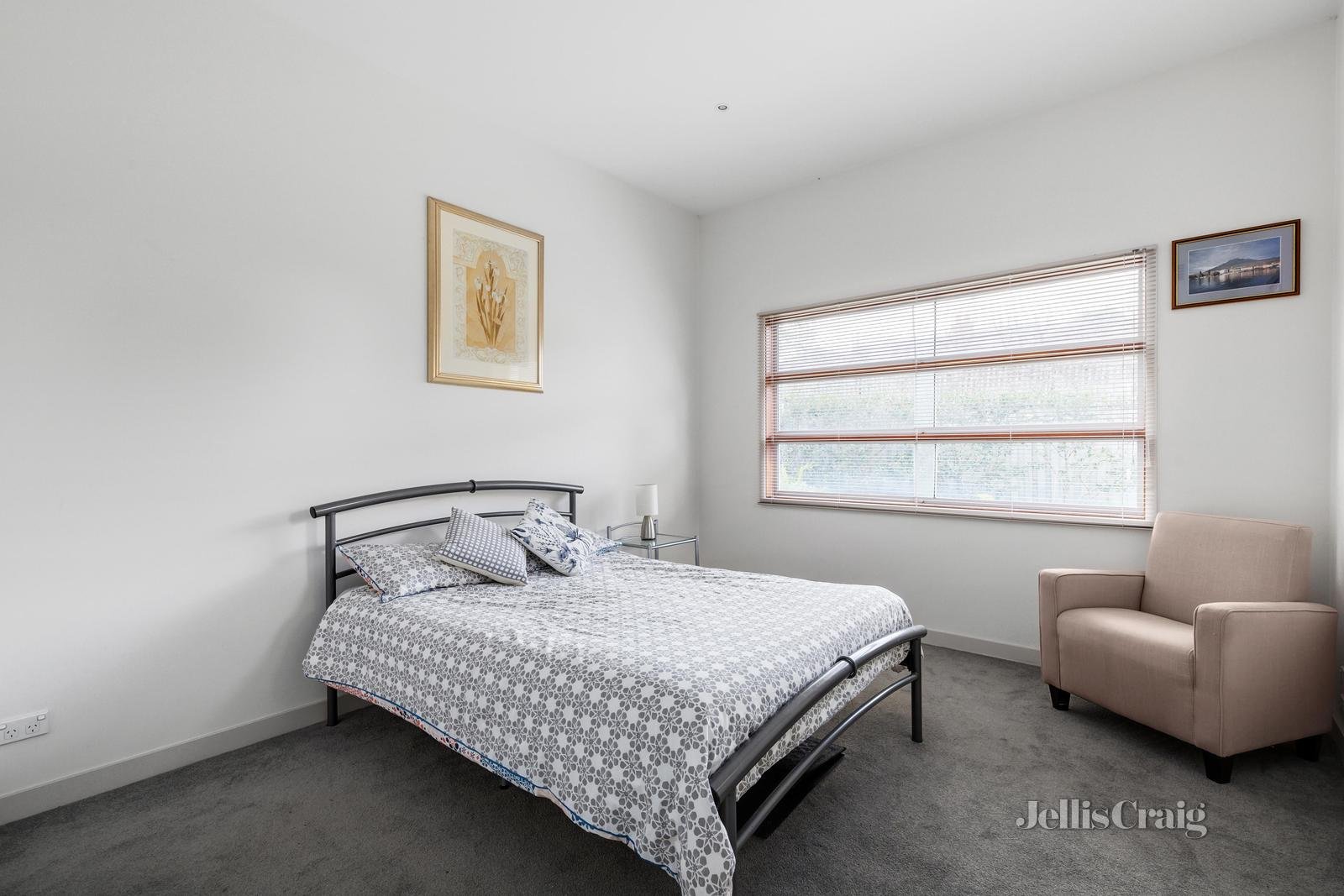 2/8 Clifton Road, Hawthorn East image 7