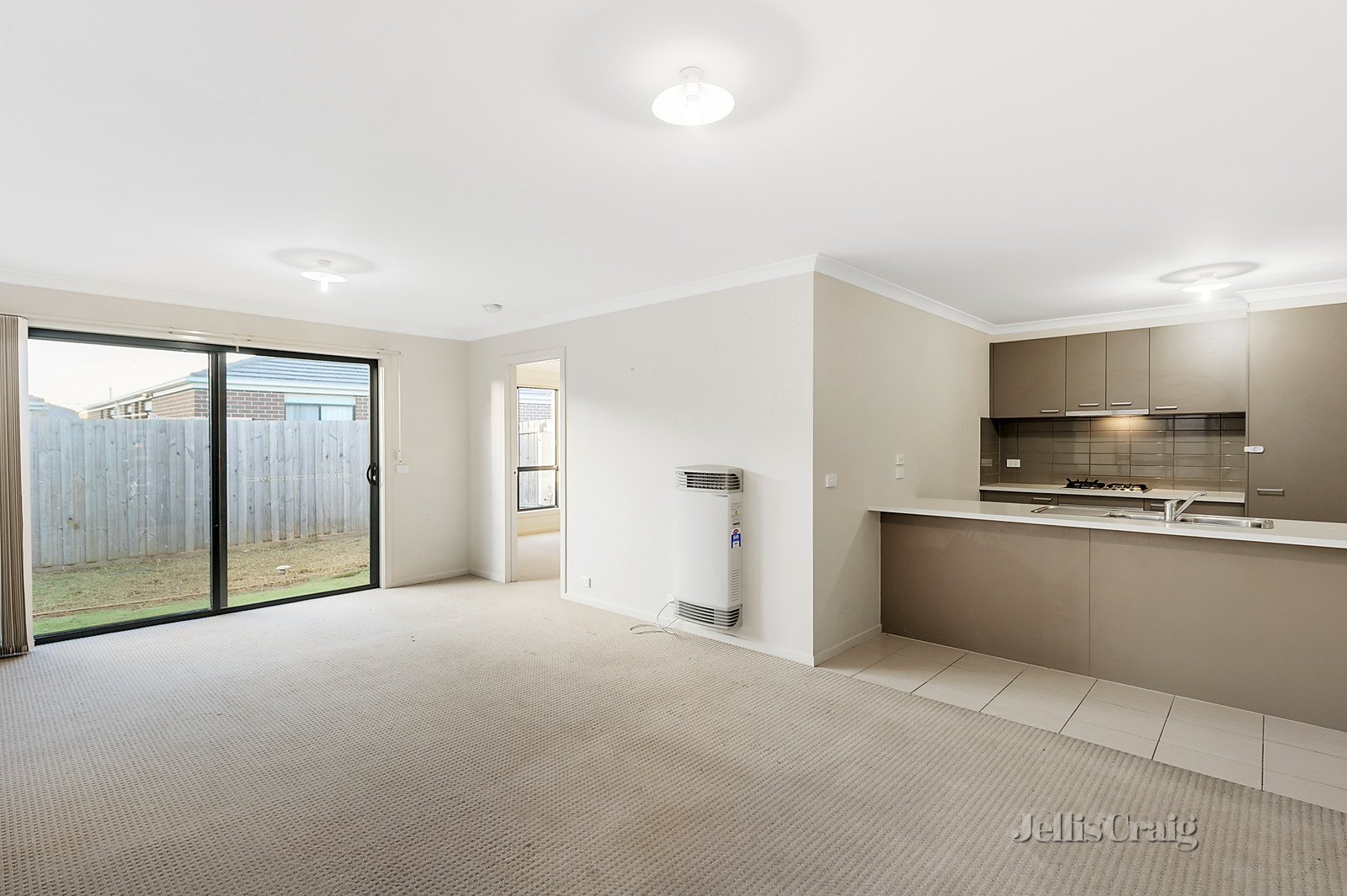 28 Cortland Street, Doreen image 3