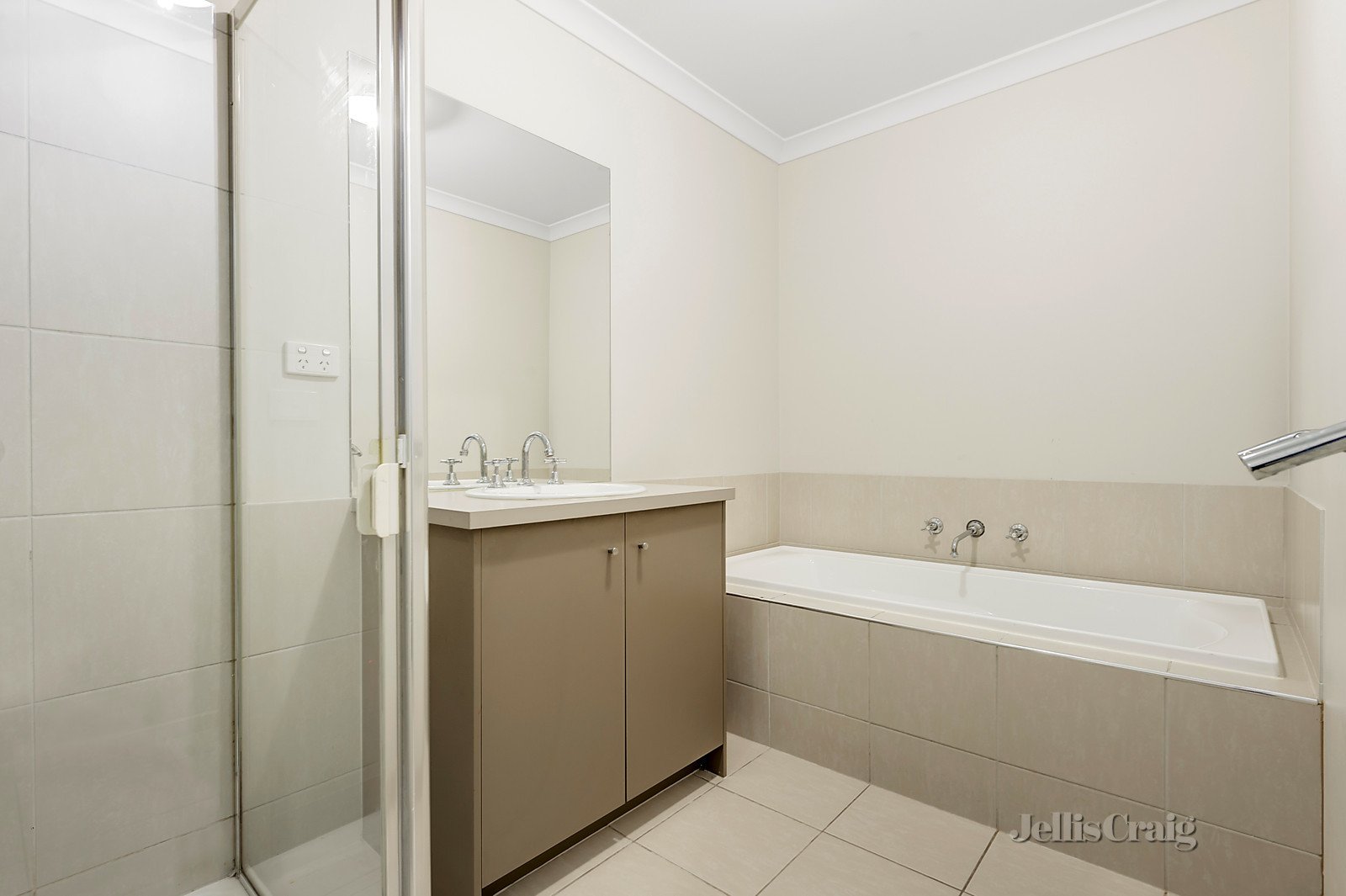 28 Cortland Street, Doreen image 5